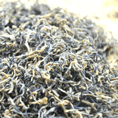 探尋金俊眉紅茶的精髓 龍泉雪芽茶業(yè)廠家直銷與散茶小額批發(fā)解析